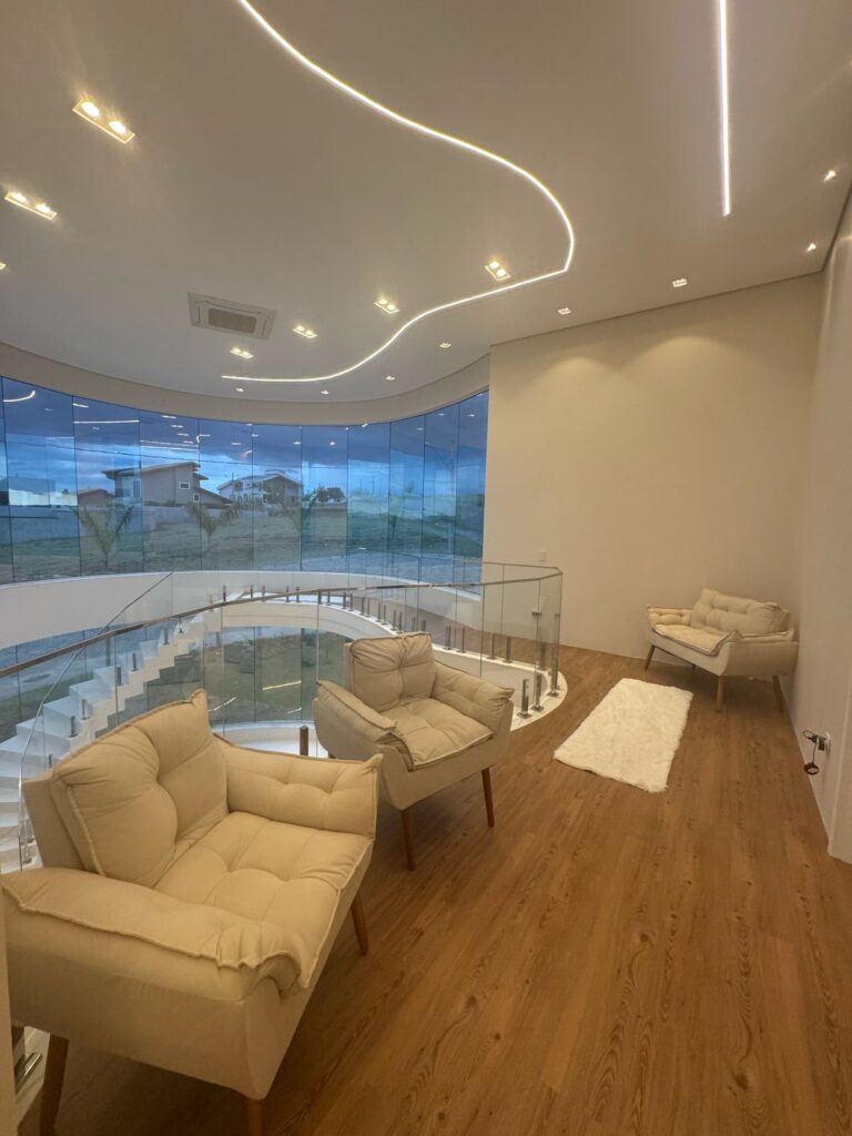 5636af14-f8b9-479b-b88a-889f7eaaf565 (1)