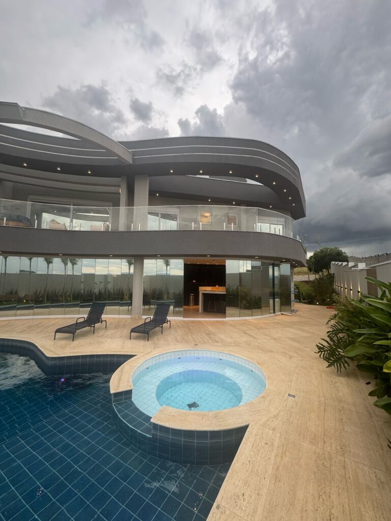 7323ae58-9321-4d32-ba79-a4ea0723c4b0 (1)