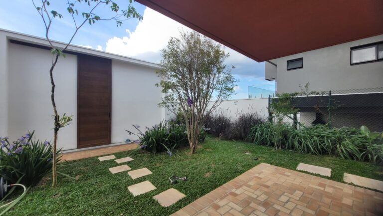 WhatsApp Image 2025-04-28 at 18.45.09